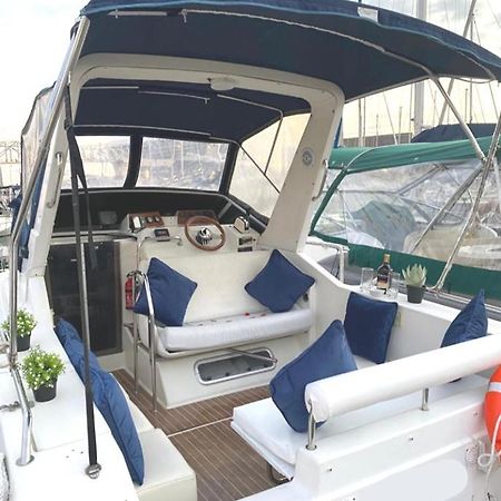 El Barco De Las Fiestas Sant Adria de Besos Exterior foto