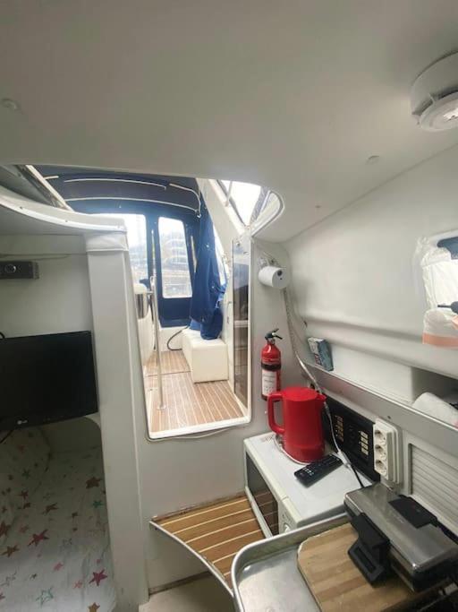 El Barco De Las Fiestas Sant Adria de Besos Exterior foto